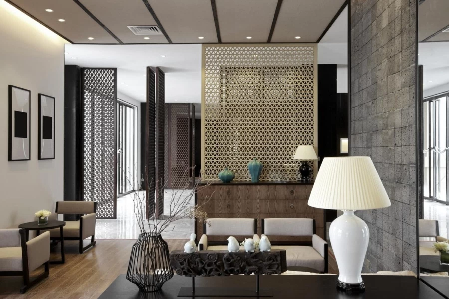 Как оформить стены декоративными панелями из пробитого металла: свойства, монтаж, применение