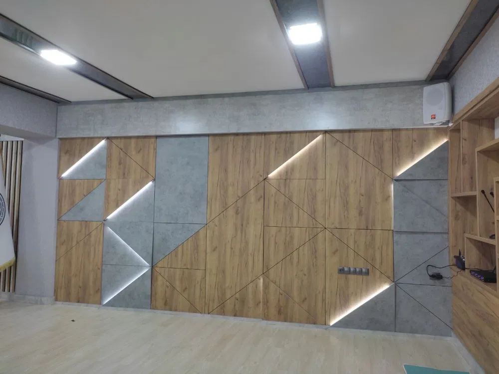 Как украсить стены декоративными панелями из утилизированного пластика: свойства, применение, монтаж