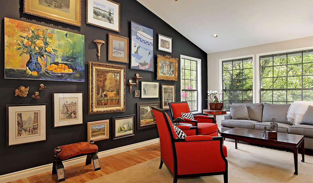 Оформление стен с помощью картинной галереи в интерьере