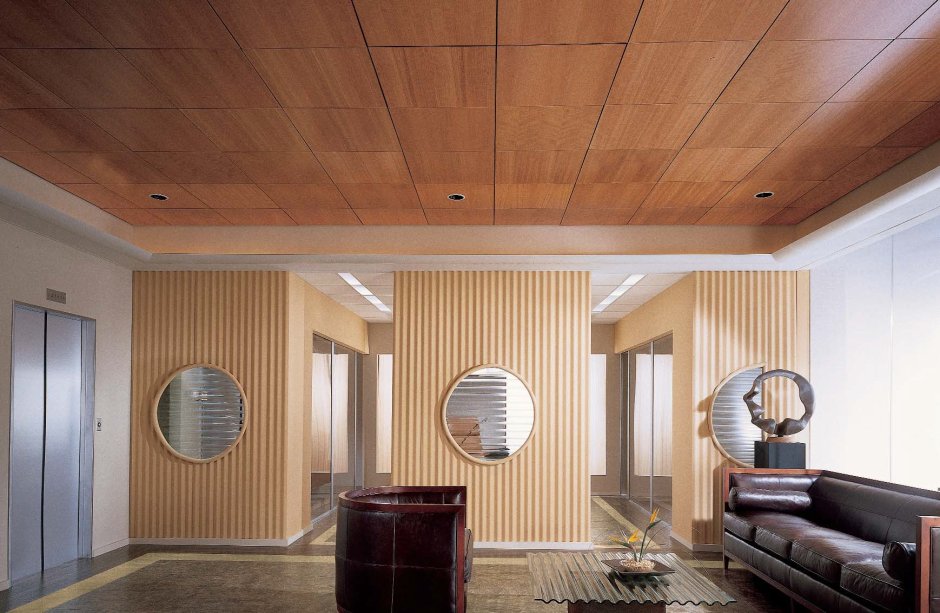 Отделка потолков деревянными панелями в стиле шале: особенности и применение в интерьере