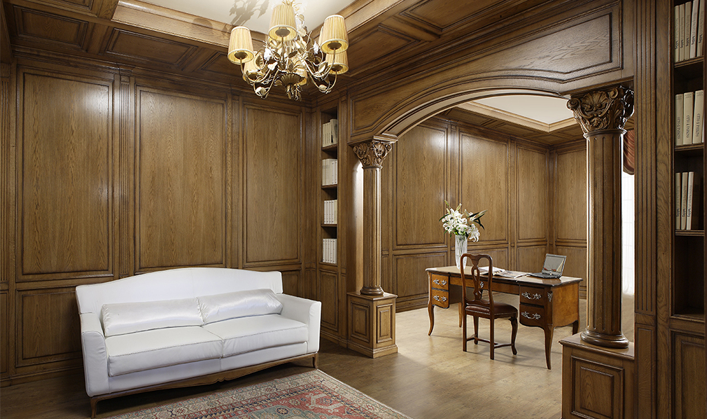 Декор стен панелями из переработанных материалов в устойчивом интерьере