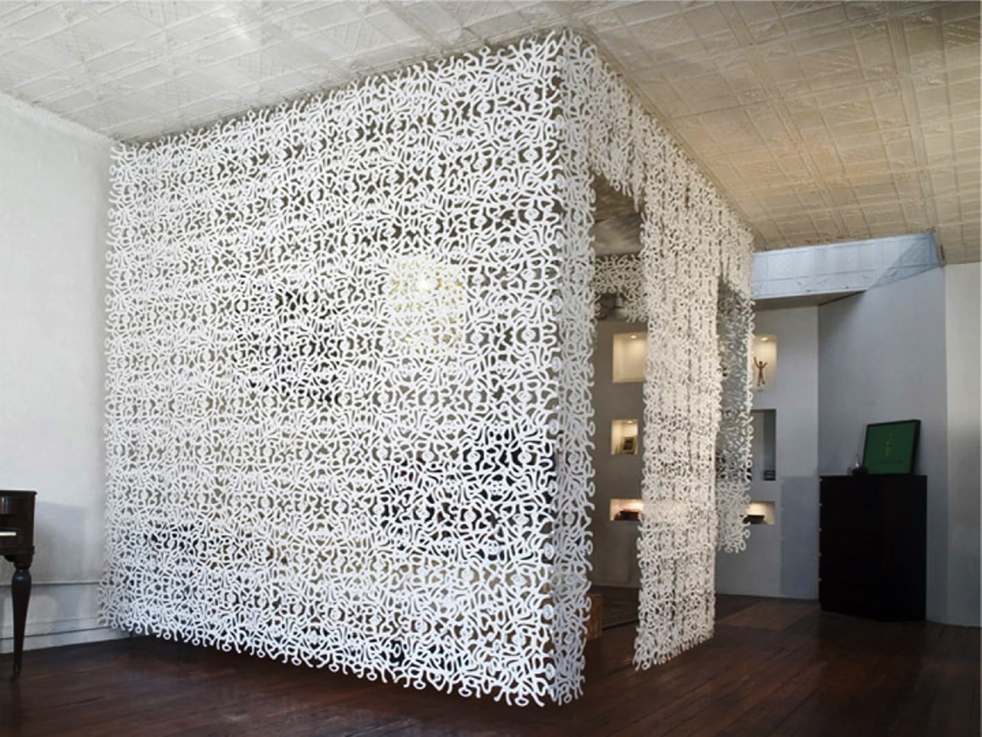 Как оформить стены с помощью панелей из переработанных материалов