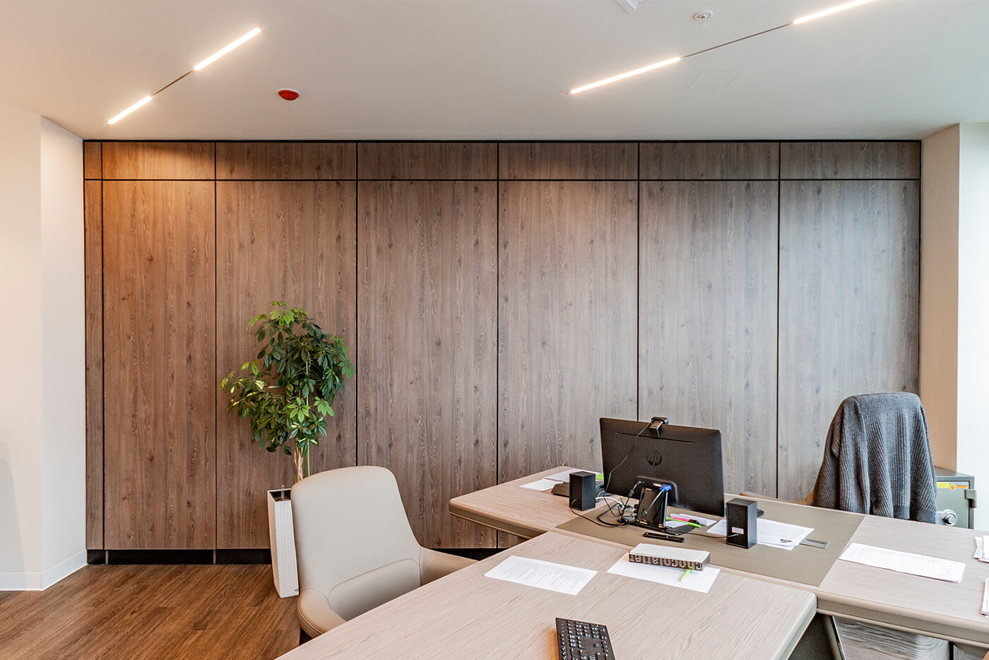 Структурные стеновые панели для современных офисных интерьеров