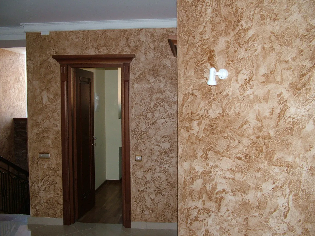 Декоративная штукатурка «Марсельский воск»: фактурные и стильные стены