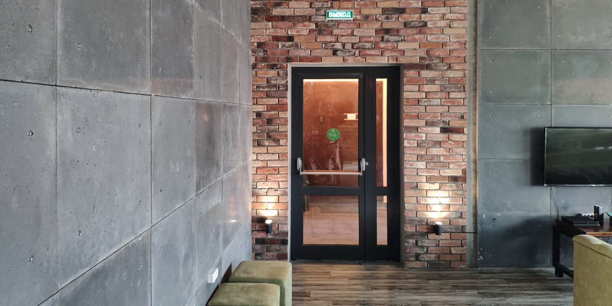 Как использовать бетонные панели для декора стен: индустриальный стиль в интерьере