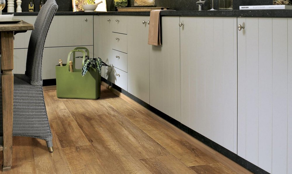 Полы из ламината с водостойким покрытием для кухни