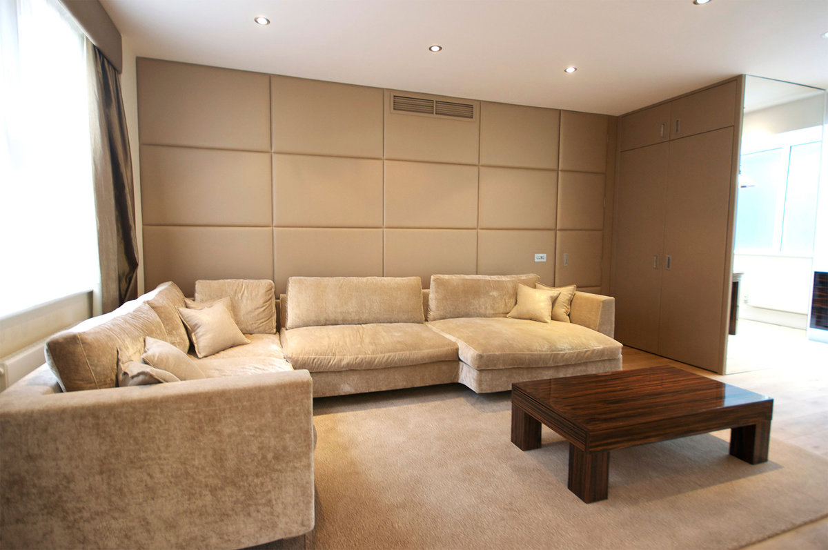 Как оформить стены панелями с кожаной текстурой