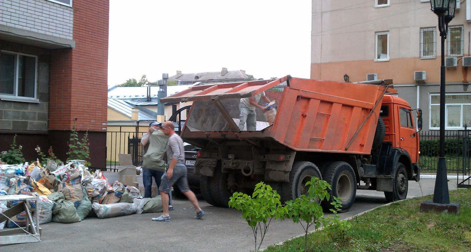 Услуги по вывозу мусора: как выбрать надёжную компанию
