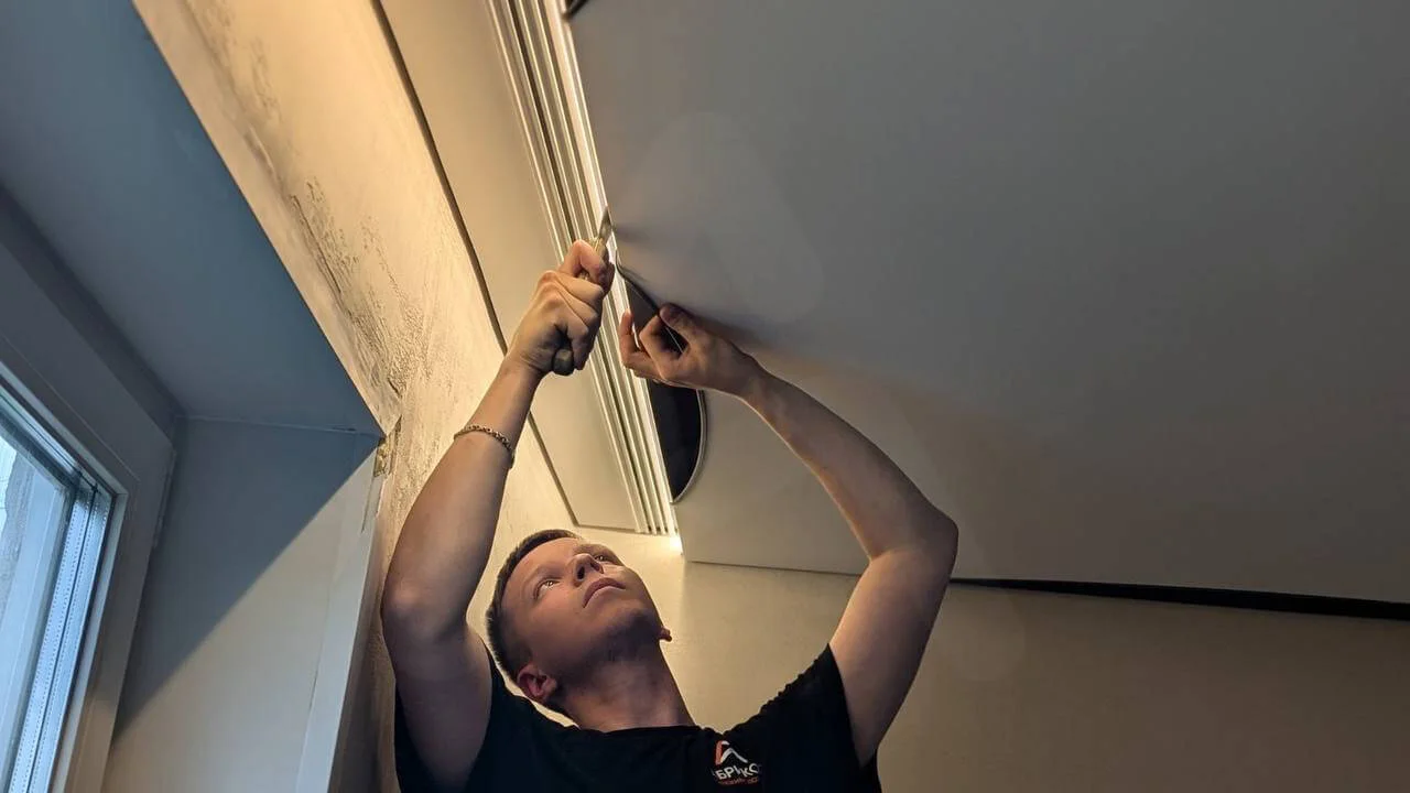 Демонтаж натяжных потолков: важные моменты и пошаговая инструкция