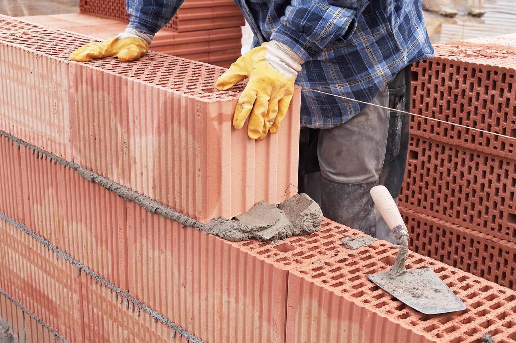 Ремонт под ключ с материалами или без — как выгоднее?