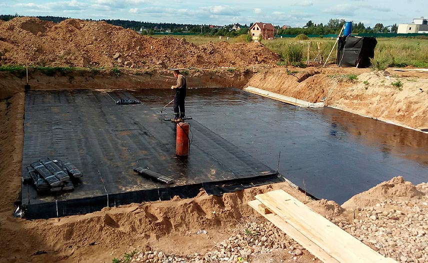Ремонт фундамента загородного дома: причины, укрепление и восстановление основания