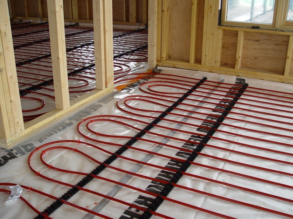 Теплый пол в частном доме: монтаж, виды и секреты уюта в коттедже