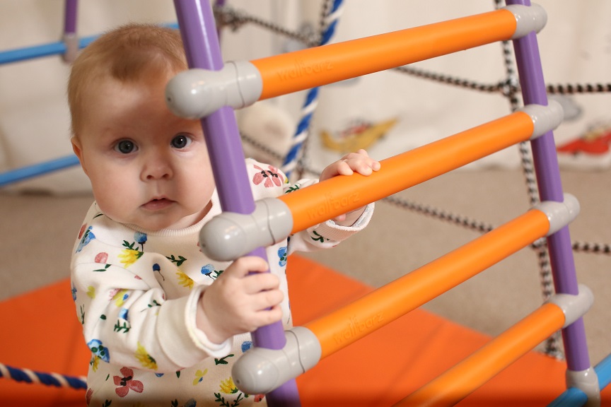 Спорт в детской: турники, шведские стенки и безопасность